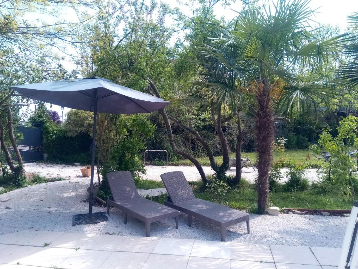 Bastanes Maison Grandes Chambres Avec Cuisine -Jardin -Terrasse-Bbq المظهر الخارجي الصورة